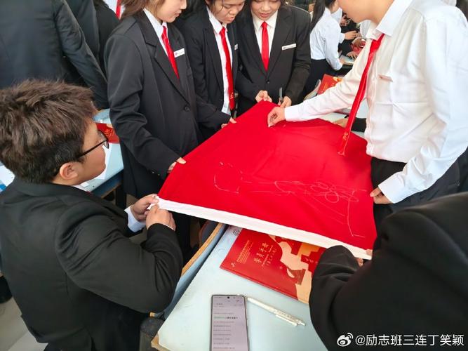 ##铁骨三连擎日月,红星永耀山河越#今天参加了堪噜